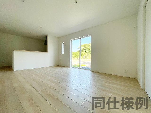 新築戸建・建売　二本松市竹田二丁目　CRADLE GARDEN　全5棟の居間・リビング|同仕様