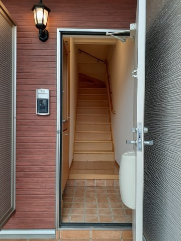 ワンネスサピーＡの玄関