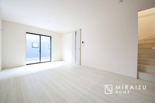 【外観】 | 贅沢な暮らしにぴったり設備が魅力♪家事導線の良い水回りで毎日綺麗家事もラクラク♪早朝、夜間問わず現地見学＆周辺環境ご案内致します♪