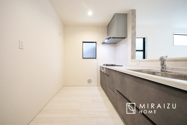 【外観】 | 日当たりの良いお家は嬉しいですよね。それぞれ価値観が分かれる箇所です、実際に内覧して日当たりの心地よさをご体感下さいね♪