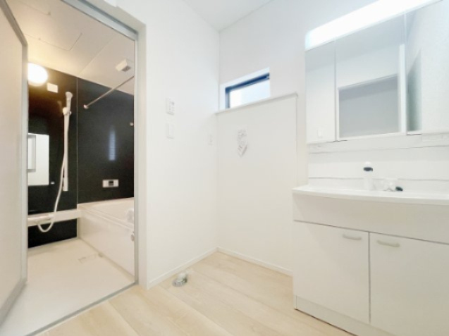 新築戸建・建売　二本松市竹田二丁目　CRADLE GARDEN　全5棟の独立洗面台|収納付きなので散らかりやすい洗面所周りもすっきり
！