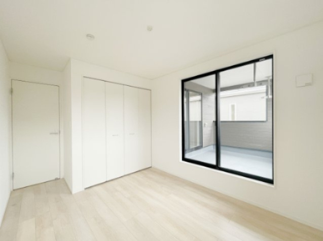 新築戸建・建売　二本松市竹田二丁目　CRADLE GARDEN　全5棟の洋室|クローゼットは枕棚付きなので床に直置きせず空間収納が叶います。