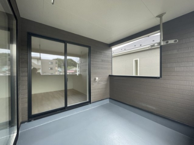 新築戸建・建売　二本松市竹田二丁目　CRADLE GARDEN　全5棟のバルコニー|2WAYバルコニーは動線が取りやすい！インナーバルコニーなので急な雨も安心です。