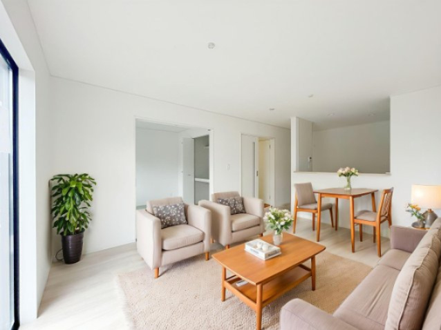 新築戸建・建売　二本松市竹田二丁目　CRADLE GARDEN　全5棟の居間・リビング|写真はホームステージングにて作成しており、実際に家具は付いてきません。