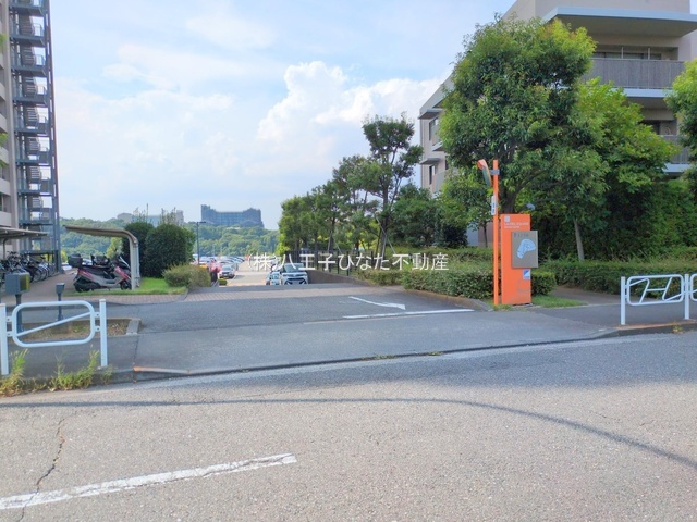 祝　成約済み　ローレルスクエア南大沢　6番館 　八王子市　中古マンションの周辺|～仲介手数料無料☆八王子ひなた不動産～ローレルスクエア南大沢6番館 