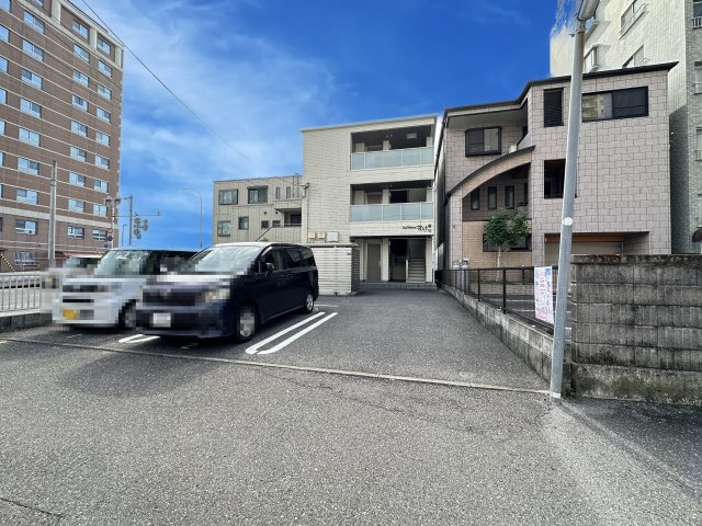 シャーメゾン・まゆⅢの駐車場