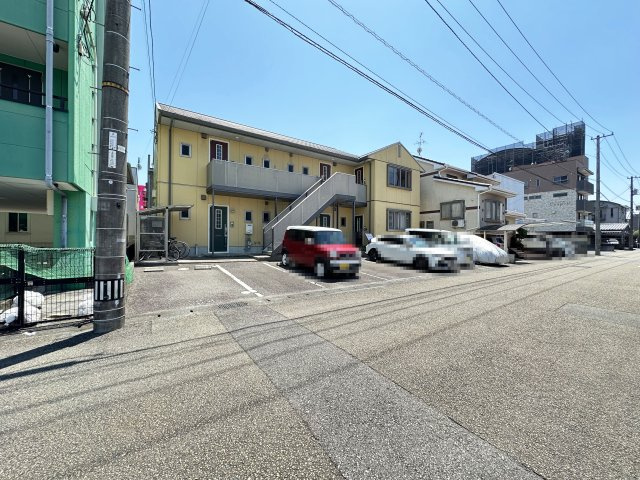 シャーメゾン・ヴィヴァーチェの駐車場