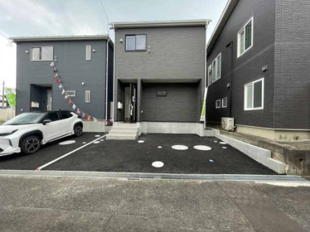 新築戸建・建売　福島市松川町沼袋第2　CRADLE GARDEN　全2棟の駐車場|カースペース並列2～3台(車種による)