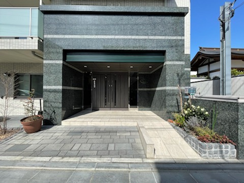 ボーリバージュのエントランス|※室内写真は建築時のものを含みます