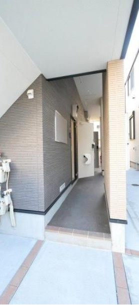 板橋区三園１丁目のアパートのエントランス