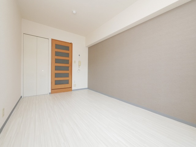 ソレアードトレスなんばWESTの居間・リビング