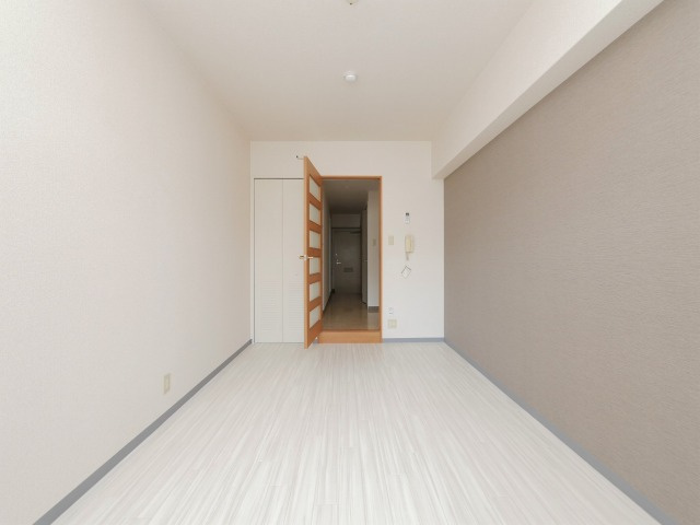 ソレアードトレスなんばWESTの居間・リビング