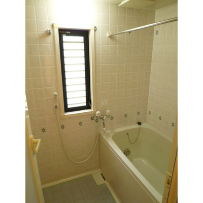 【浴室】 | スペースフォー | 日々の疲れを癒すお風呂付です