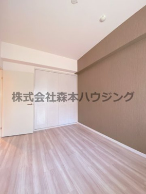 【寝室】 | 　フリーディオ山之上 | 落ち着いて過ごせるお部屋なので、寝室にいかがでしょうか