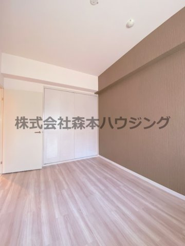 【寝室】 | 　フリーディオ山之上 | 落ち着いて過ごせるお部屋なので、寝室にいかがでしょうか