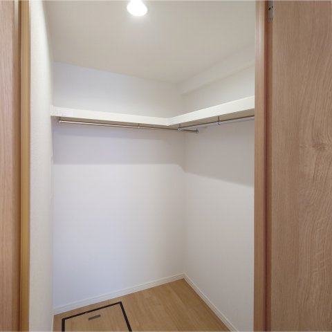 リステージ本郷台プリズムガーデンの収納|ウォークインクローゼットです