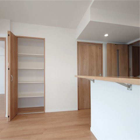 リステージ本郷台プリズムガーデンの収納|キッチン周辺にも収納がございます