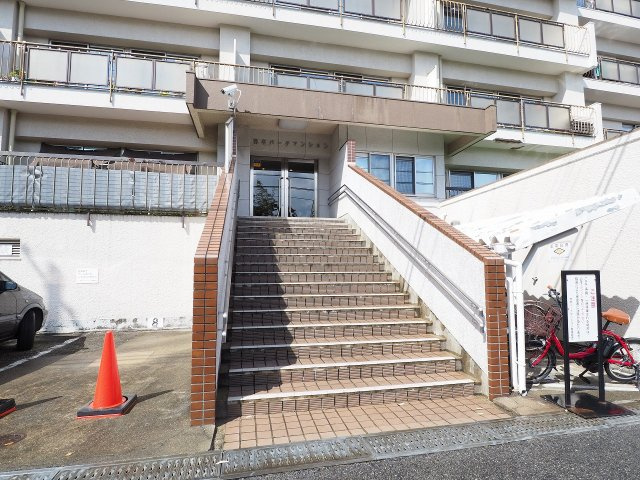 岡本パークマンションの周辺