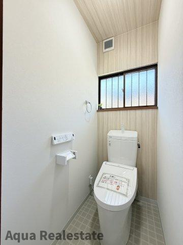 さぬき市志度　リノベ住宅のトイレ|落ち着いた色調のトイレです