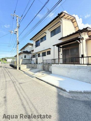 さぬき市志度　リノベ住宅の駐車場|車をお持ちの方に嬉しい駐車場付きの物件です