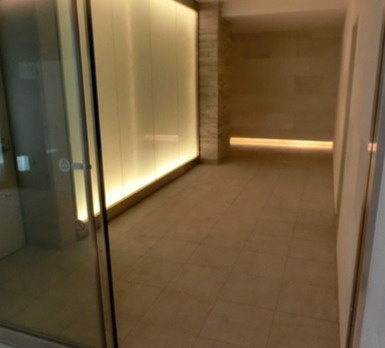 コンフォリア・リヴ碑文谷二丁目のエントランス