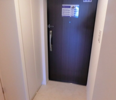 コンフォリア・リヴ碑文谷二丁目の玄関