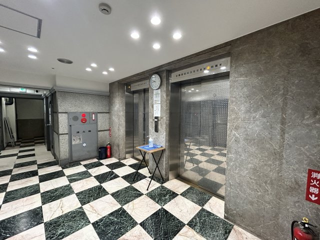 ニューギンザビル１号館のロビー