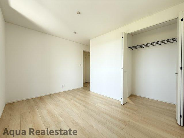 クレイドルガーデン宇多津町第三の寝室|落ち着いた色調の洋室です