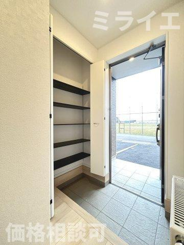 【新築戸建】札幌市北区新琴似7条15丁目2棟の玄関|同仕様物件(同間取り)