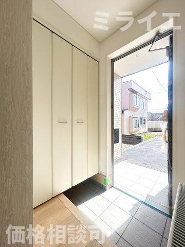 【新築戸建】札幌市北区新琴似7条15丁目2棟の玄関|同仕様物件(同間取り)