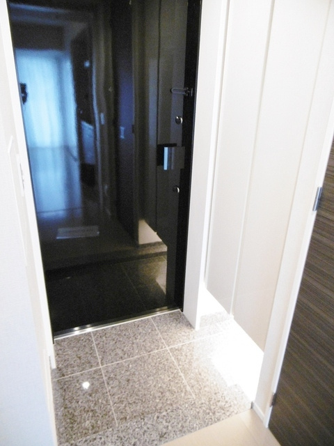 渋谷区恵比寿西２丁目の賃貸マンションの玄関