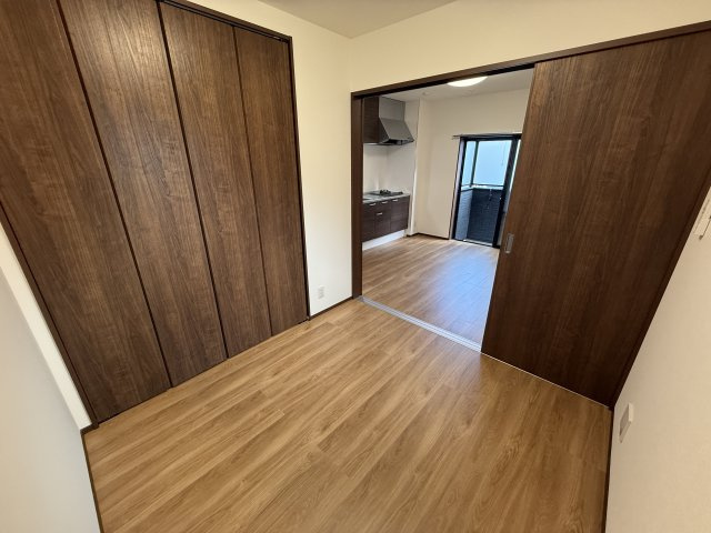 ティーズ岡上の町の寝室