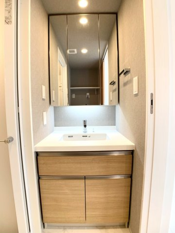 ドゥーエ両国Ⅲの独立洗面台