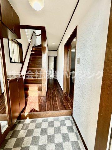 五条町一戸建の玄関