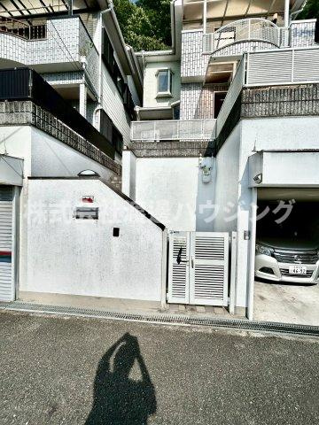 五条町一戸建のエントランス