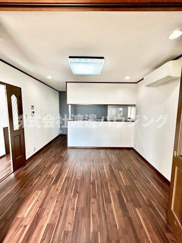 五条町一戸建の居間・リビング