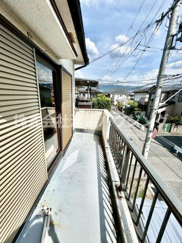 松山町1丁目貸家のバルコニー