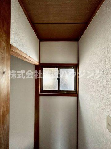 松山町1丁目貸家のその他|窓
