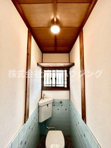 松山町1丁目貸家のその他|窓