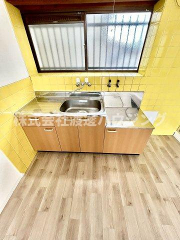 松山町1丁目貸家のキッチン