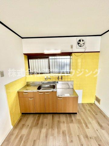 松山町1丁目貸家のキッチン