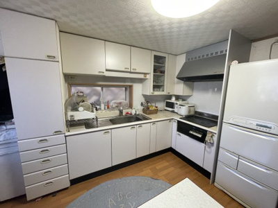 【キッチン】 | 福知山市下天津 | 使いやすいL字型キッチンでお料理をお楽しみください