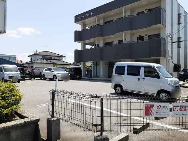 エヴァー・フォーレの駐車場|駐車スペースもあります