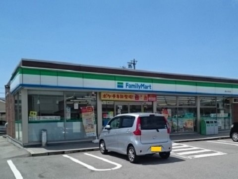 エヴァー・フォーレの周辺|ファミリーマート富山上赤江店まで230m