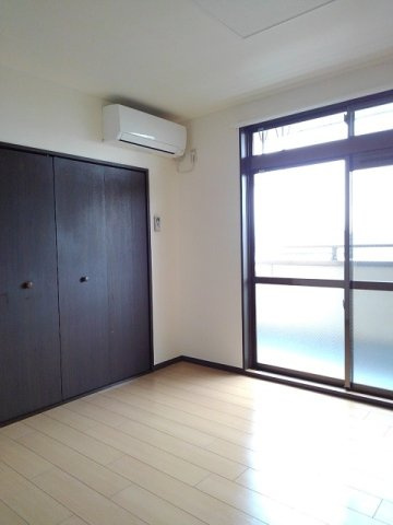 エヴァー・フォーレの居間・リビング|こちらのリビングで趣味の時間をお楽しみください