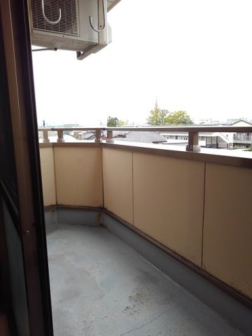 エヴァー・フォーレのバルコニー|暖かな日差しのふりそそぐバルコニー