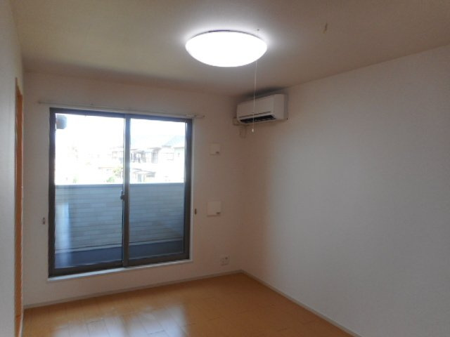 ラポール西庄の居間・リビング