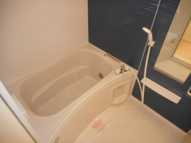 ラポール西庄の浴室