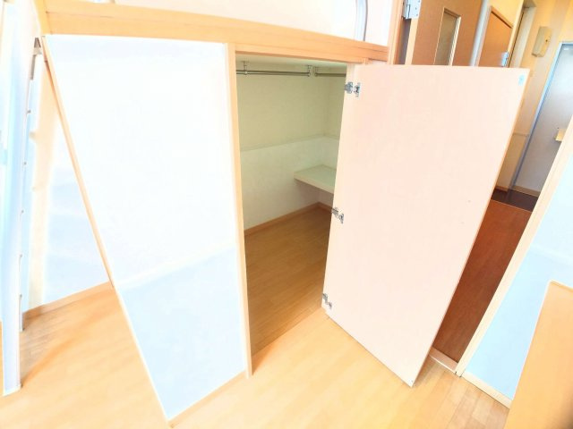 レオパレスエイトの内装|豊富な収納スペース