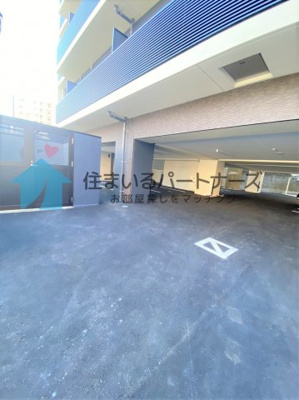 【駐車場】 | RESIDENCE花畑 | カースペースがあります